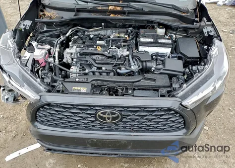 2024 Toyota Corolla Cross Le z USA, uszkodzony, nr VIN 7MUBAABG4RV111771